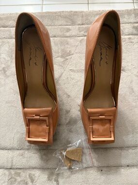 Badgley Mischka Patent Leather Pumps in Camel Tan with Buckle